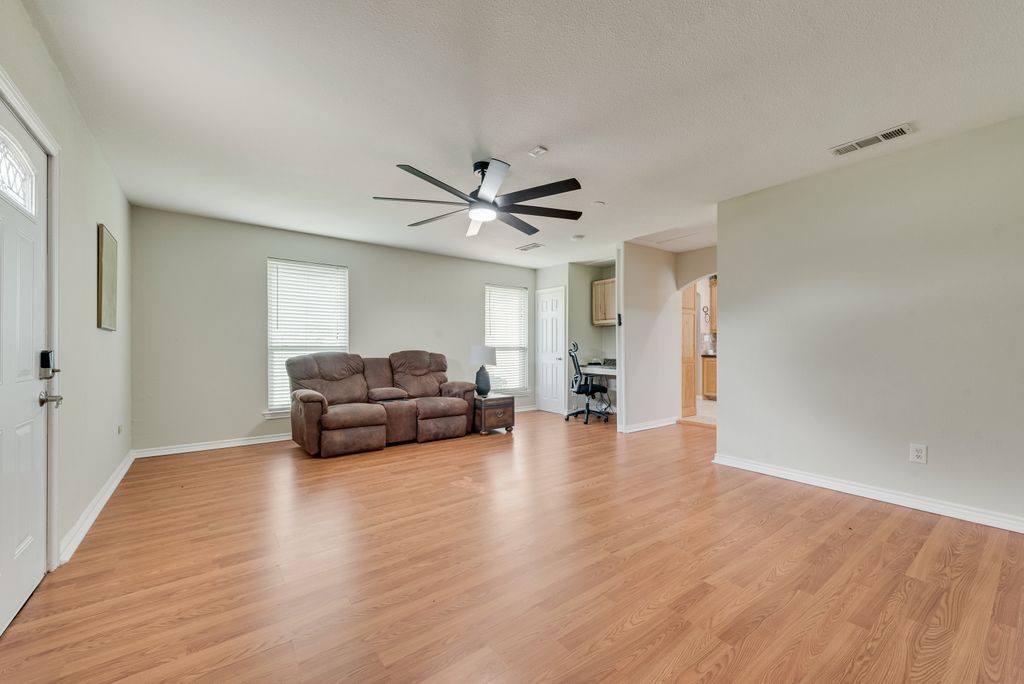 517 Hiwasee Road Waxahachie TX 75165