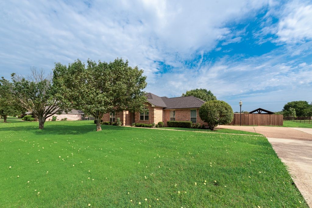 517 Hiwasee Road Waxahachie TX 75165
