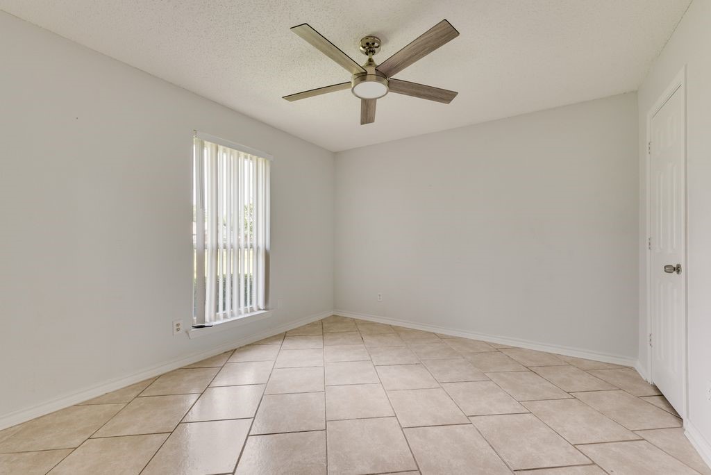 517 Hiwasee Road Waxahachie TX 75165