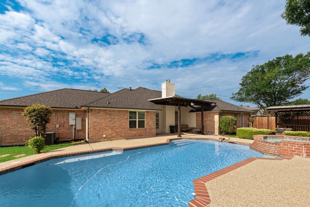 517 Hiwasee Road Waxahachie TX 75165