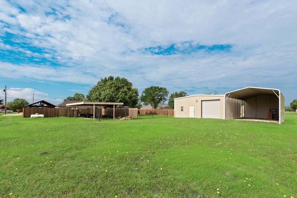 517 Hiwasee Road Waxahachie TX 75165