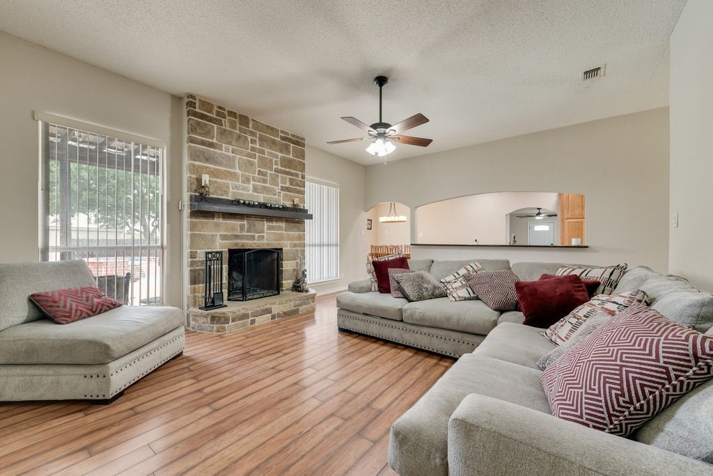 517 Hiwasee Road Waxahachie TX 75165