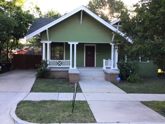 1640 S Henderson Street Fort Worth TX 76104