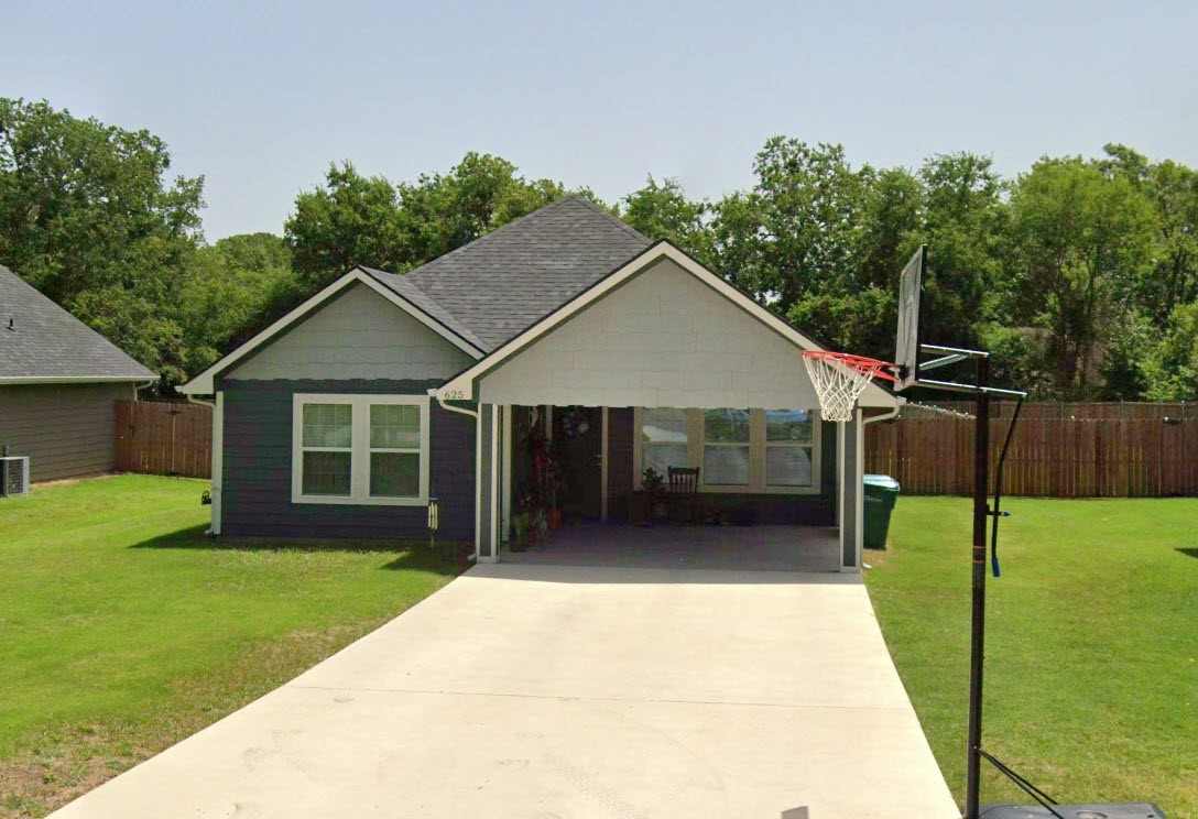 625 S Binkley Street Sherman TX 75092
