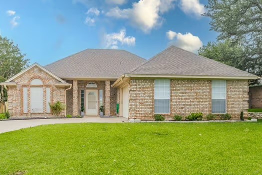 1111 Winona Street Weatherford TX 76086