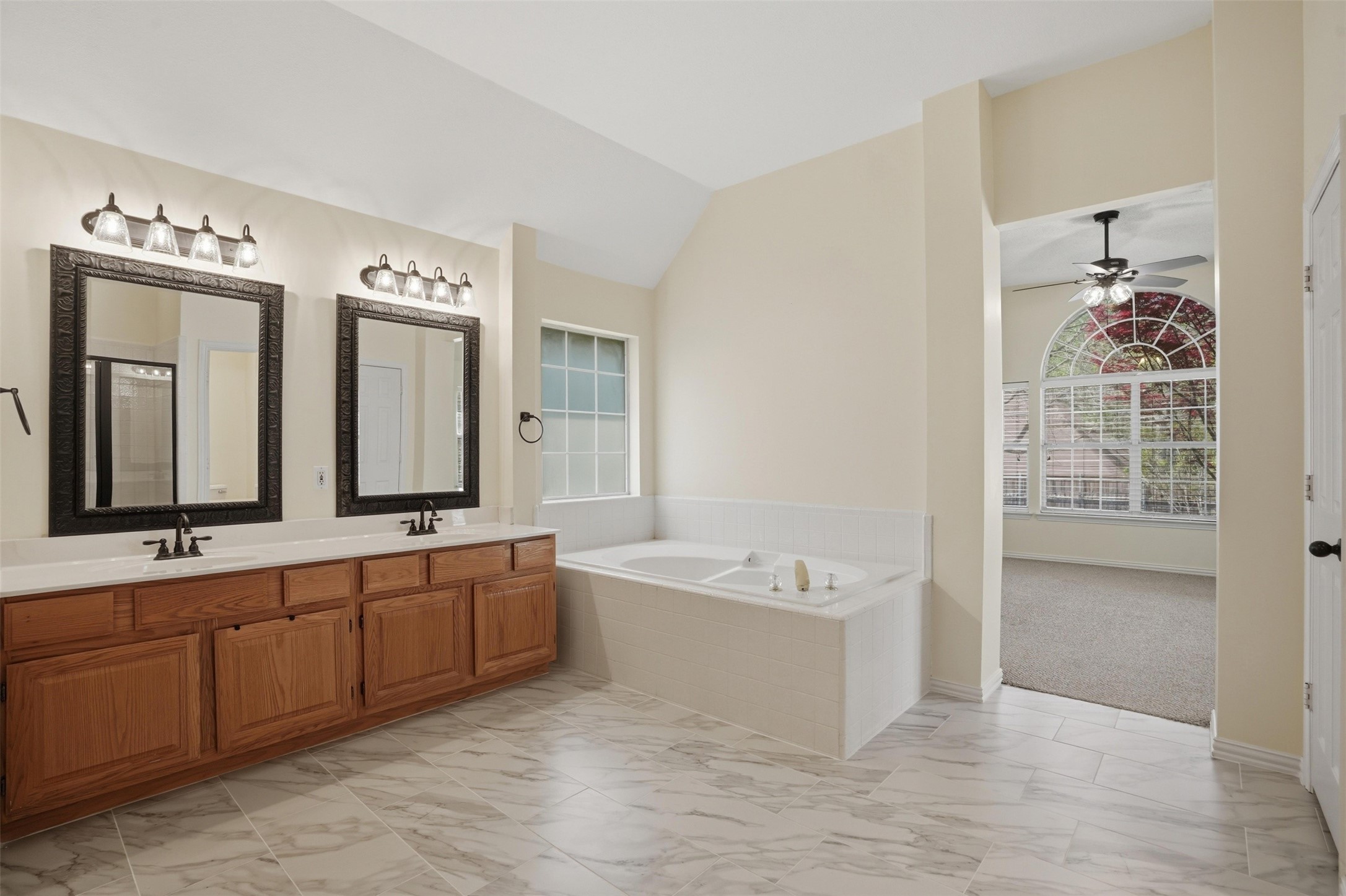 6613 Barclay Lane Garland TX 75044
