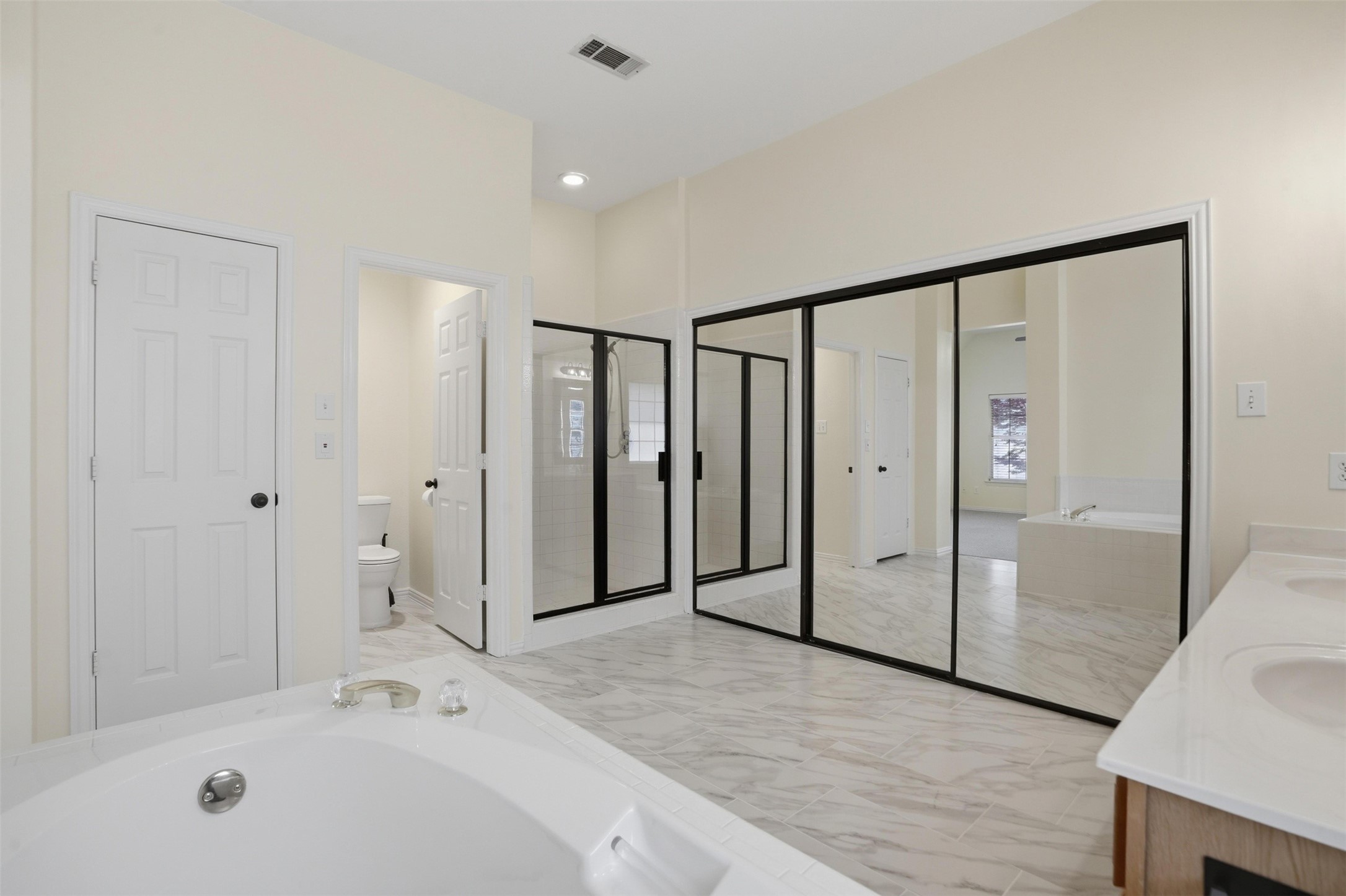 6613 Barclay Lane Garland TX 75044