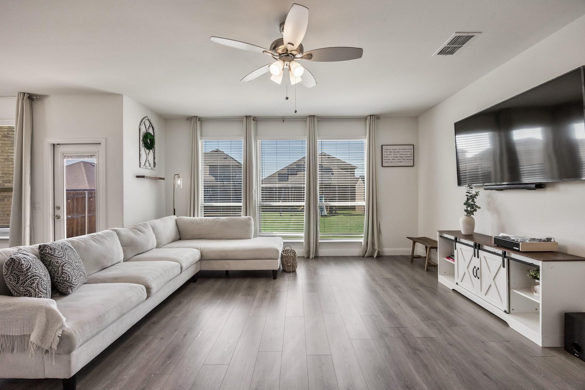3911 Holly Springs Lane Kaufman TX 75142