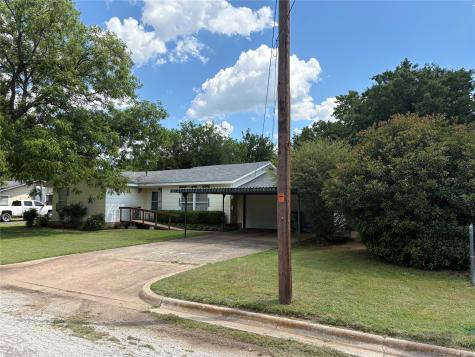 919 W. College Highway Jacksboro TX 76458