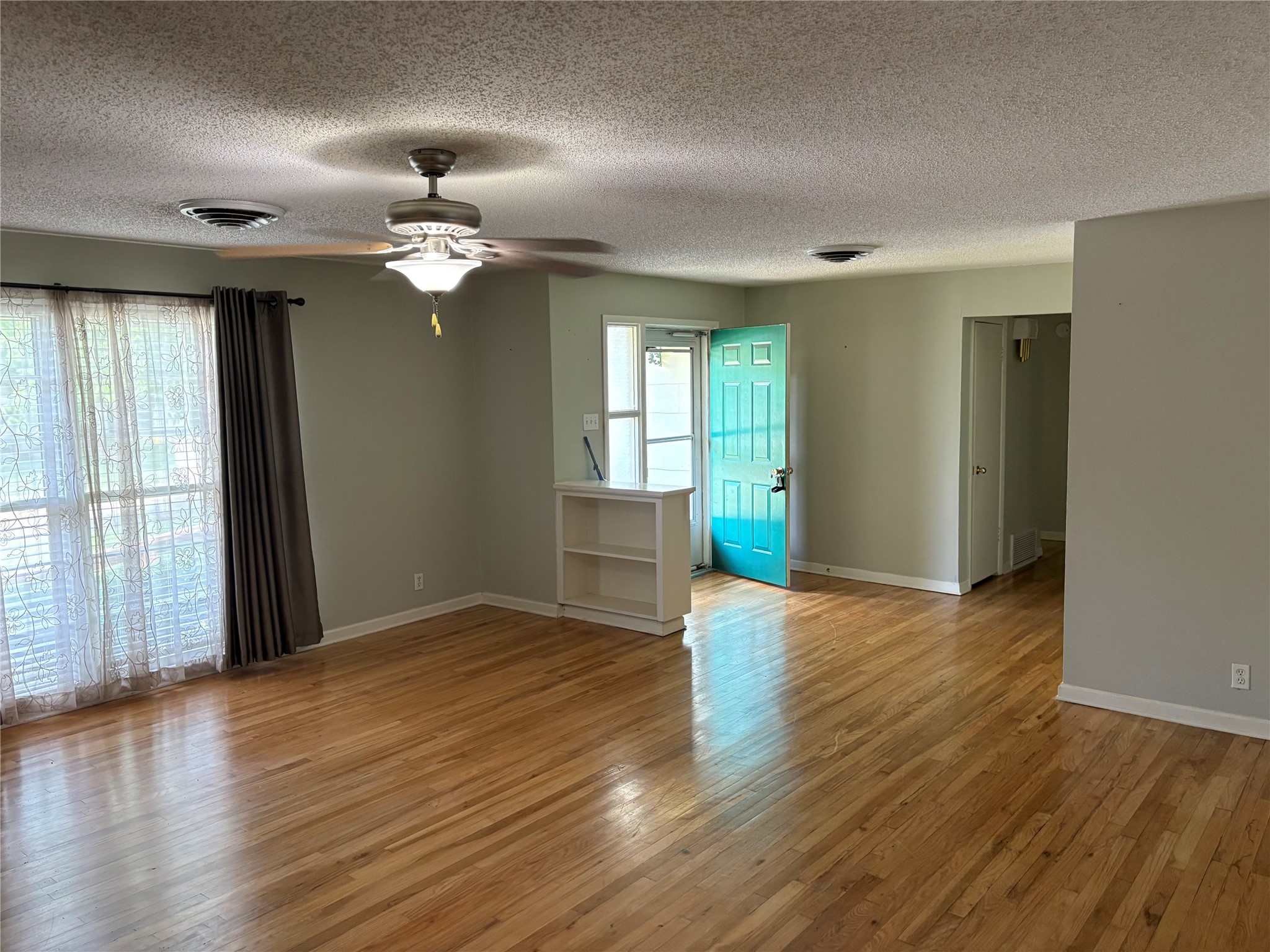 919 W. College Highway Jacksboro TX 76458