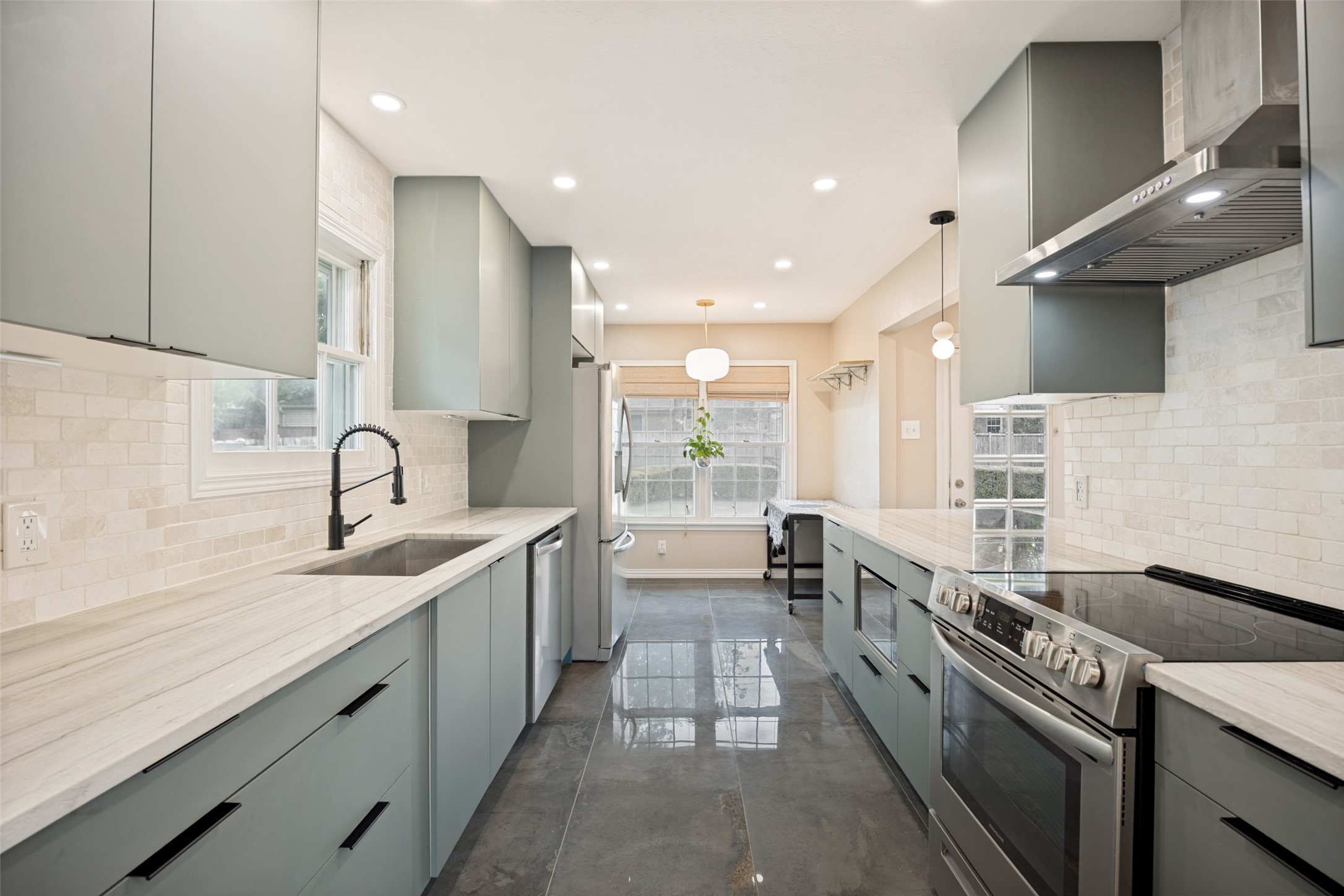 707 S Weatherred Drive Richardson TX 75080