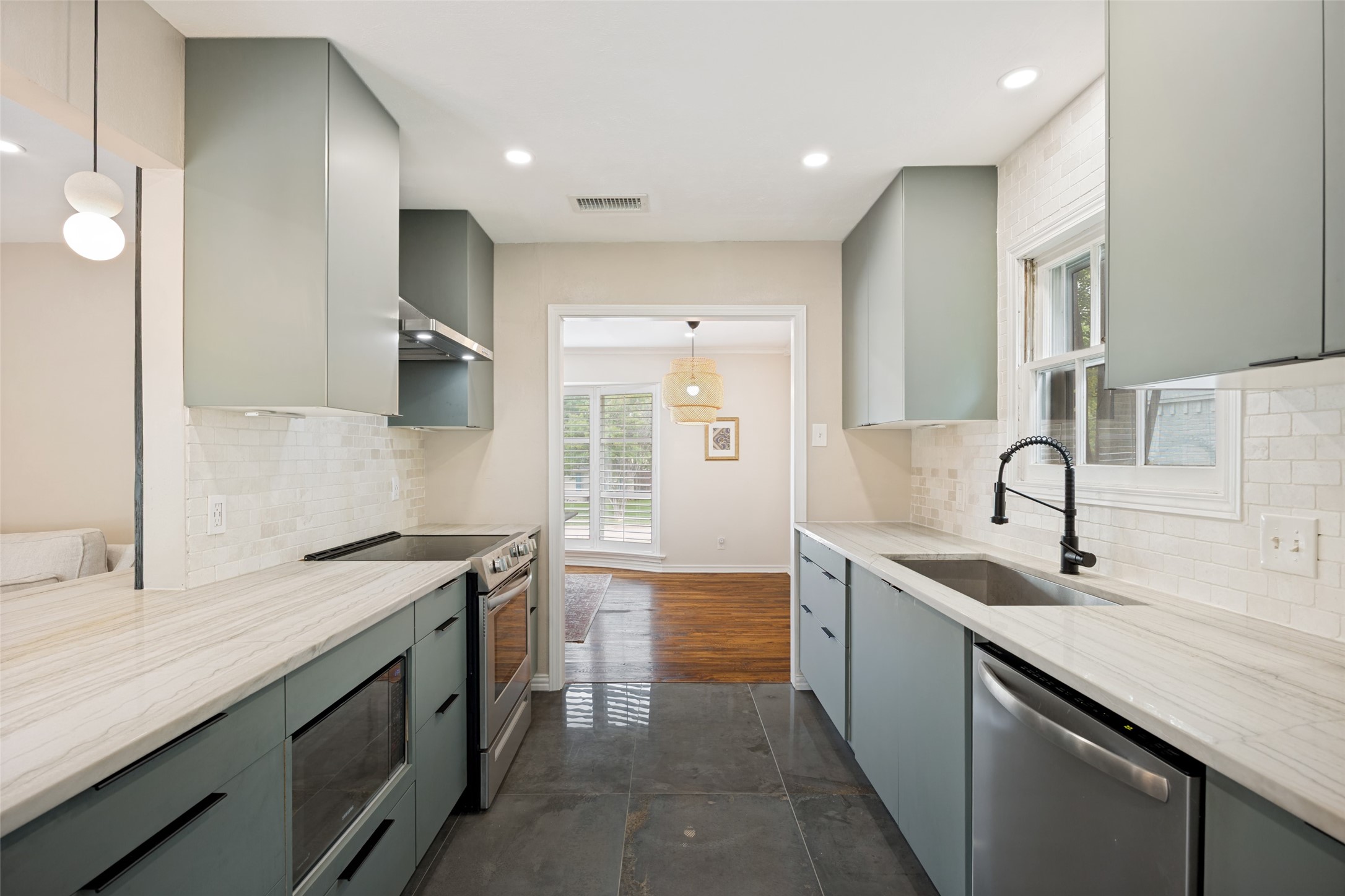 707 S Weatherred Drive Richardson TX 75080