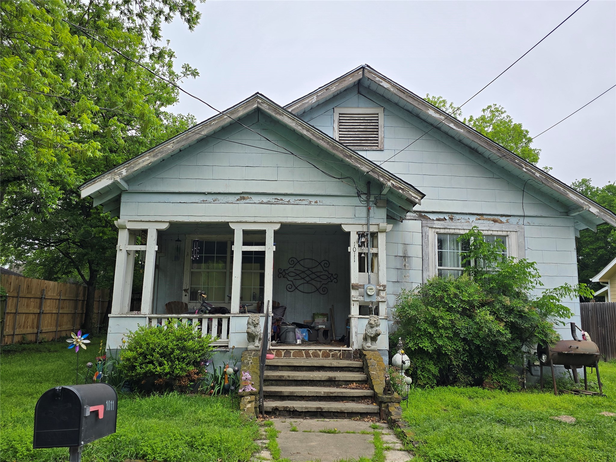 1011 N Commerce Street Gainesville TX 76240