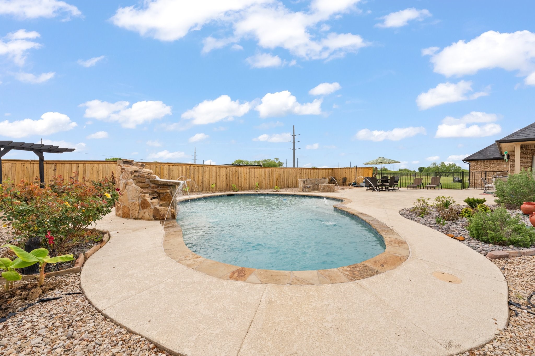 8121 Apollo Drive Joshua TX 76058