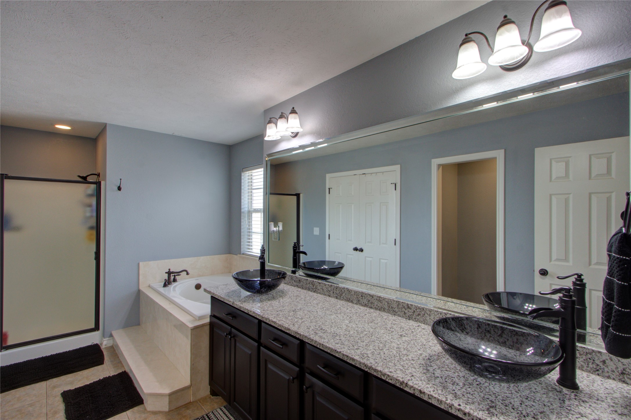 122 Corley Circle Wake Village TX 75501