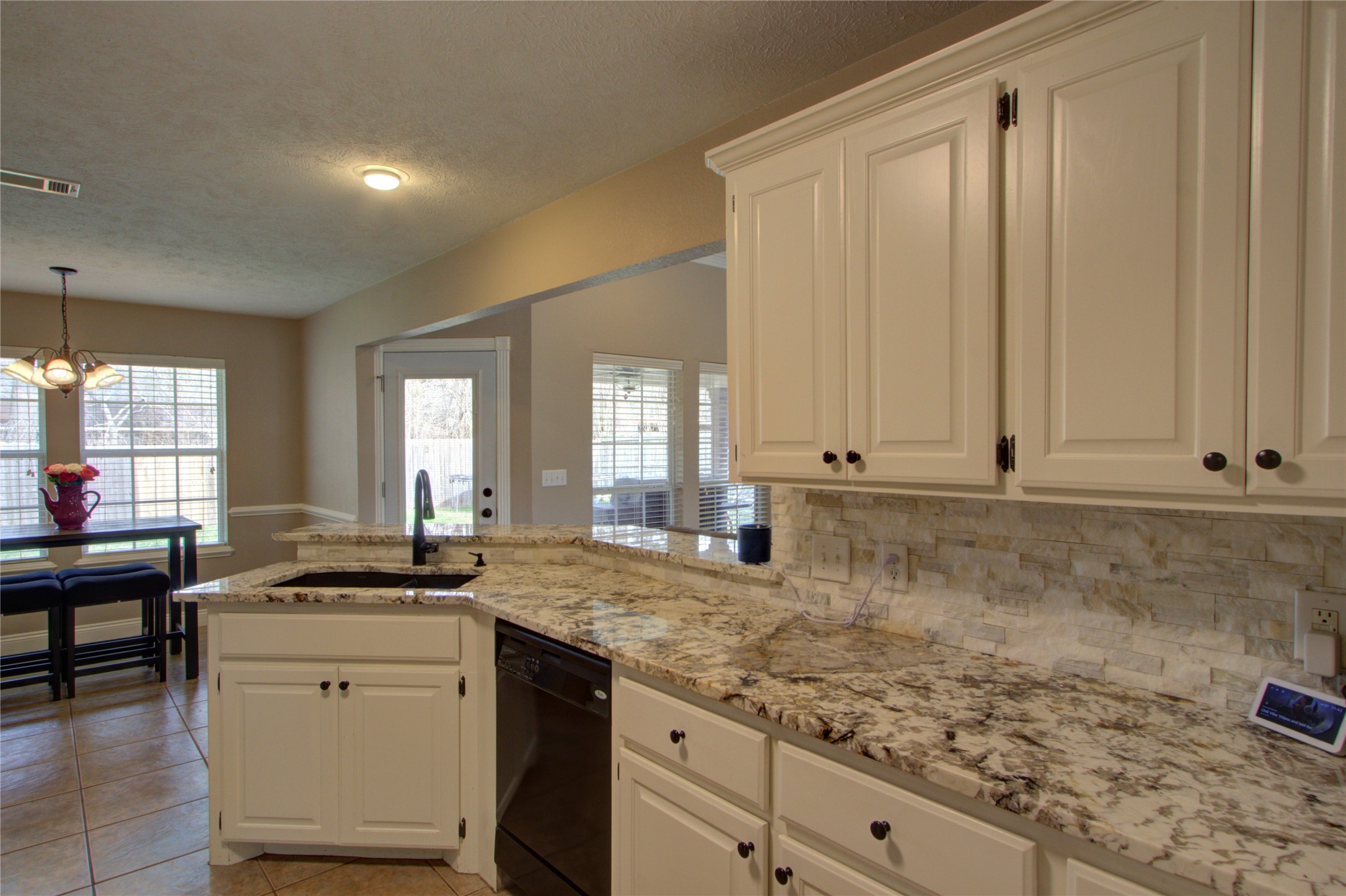 122 Corley Circle Wake Village TX 75501