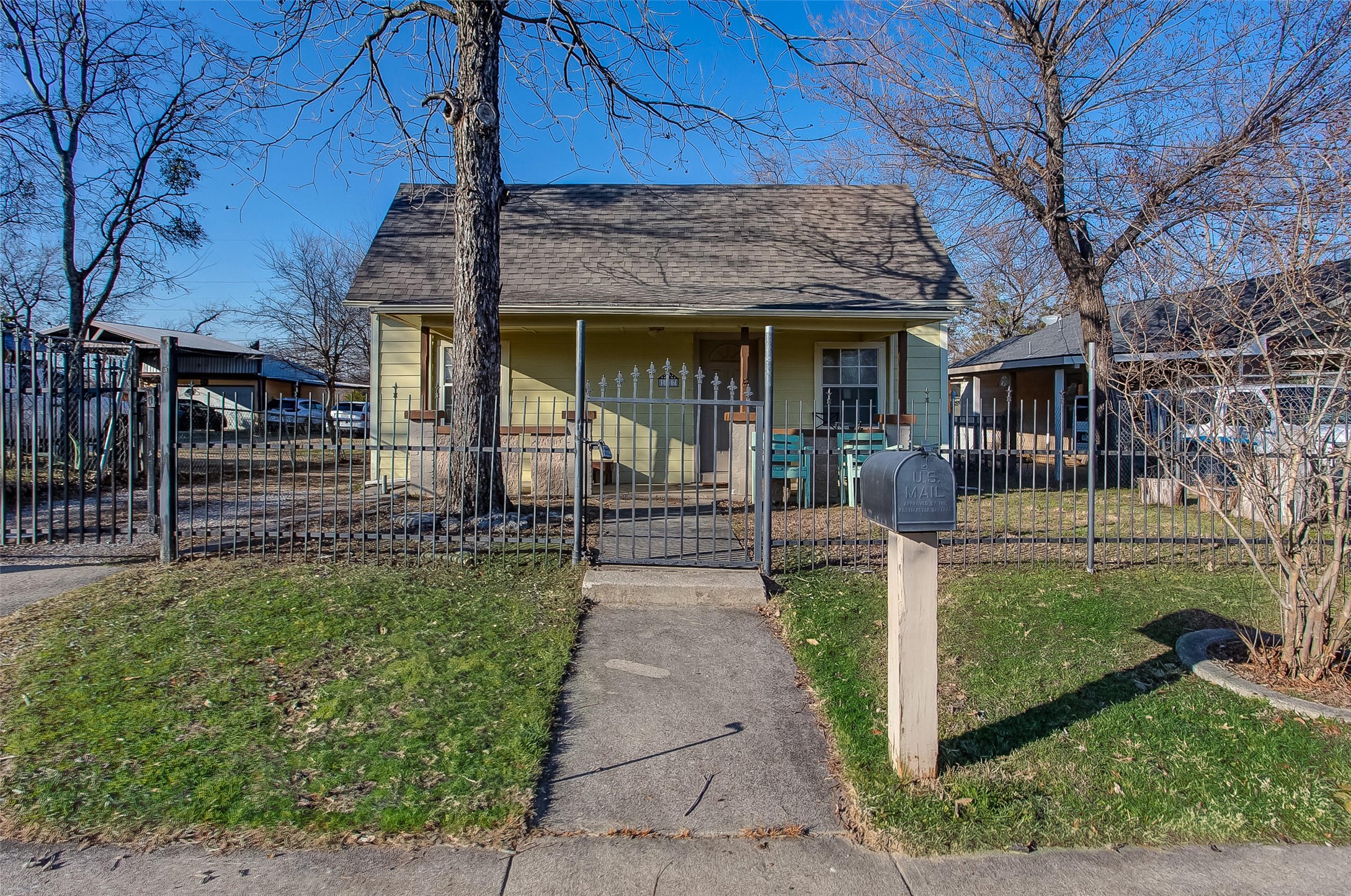 1617 Bessie Street Fort Worth TX 76104