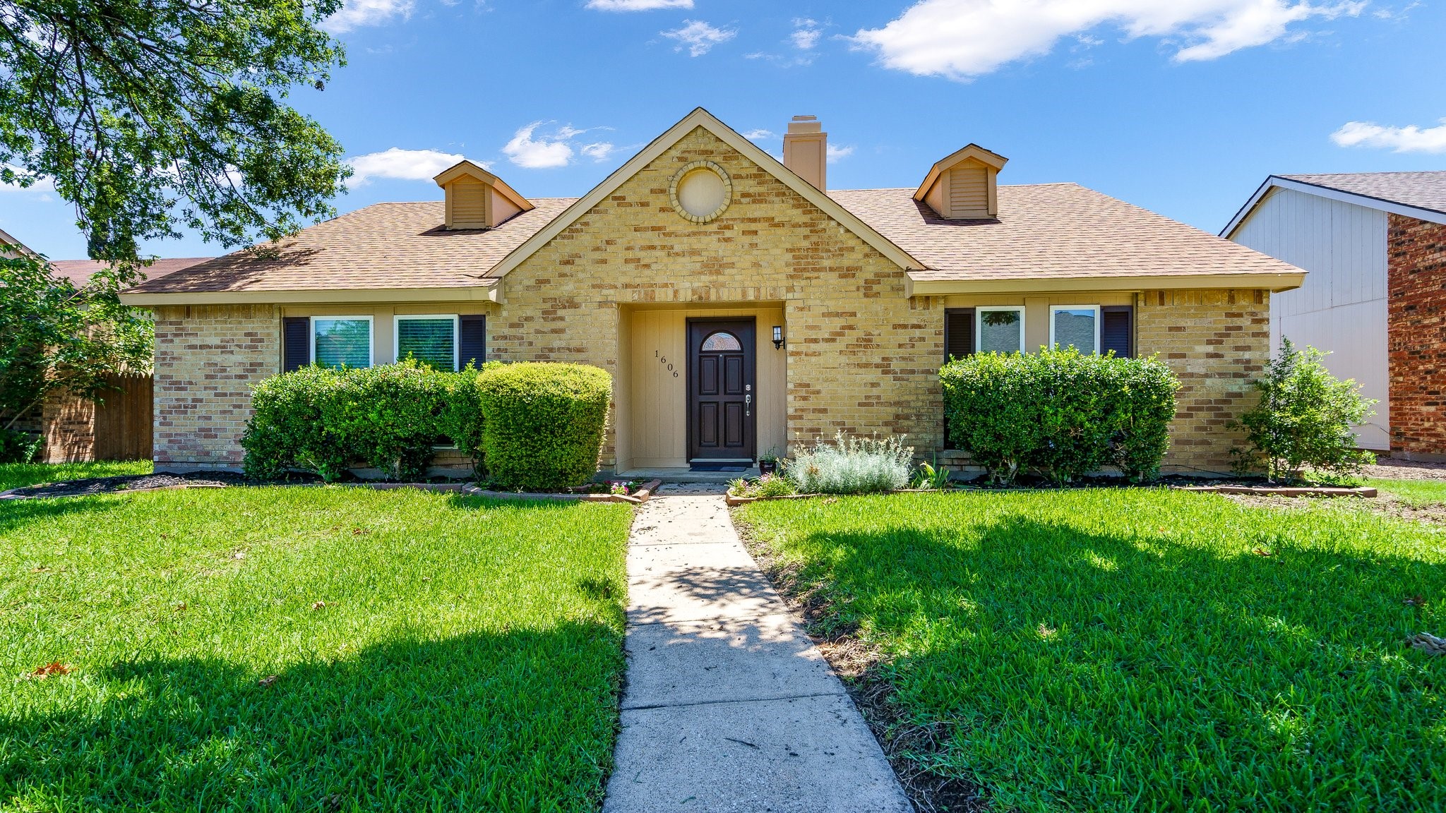 1606 Burgundy Street Garland TX 75040
