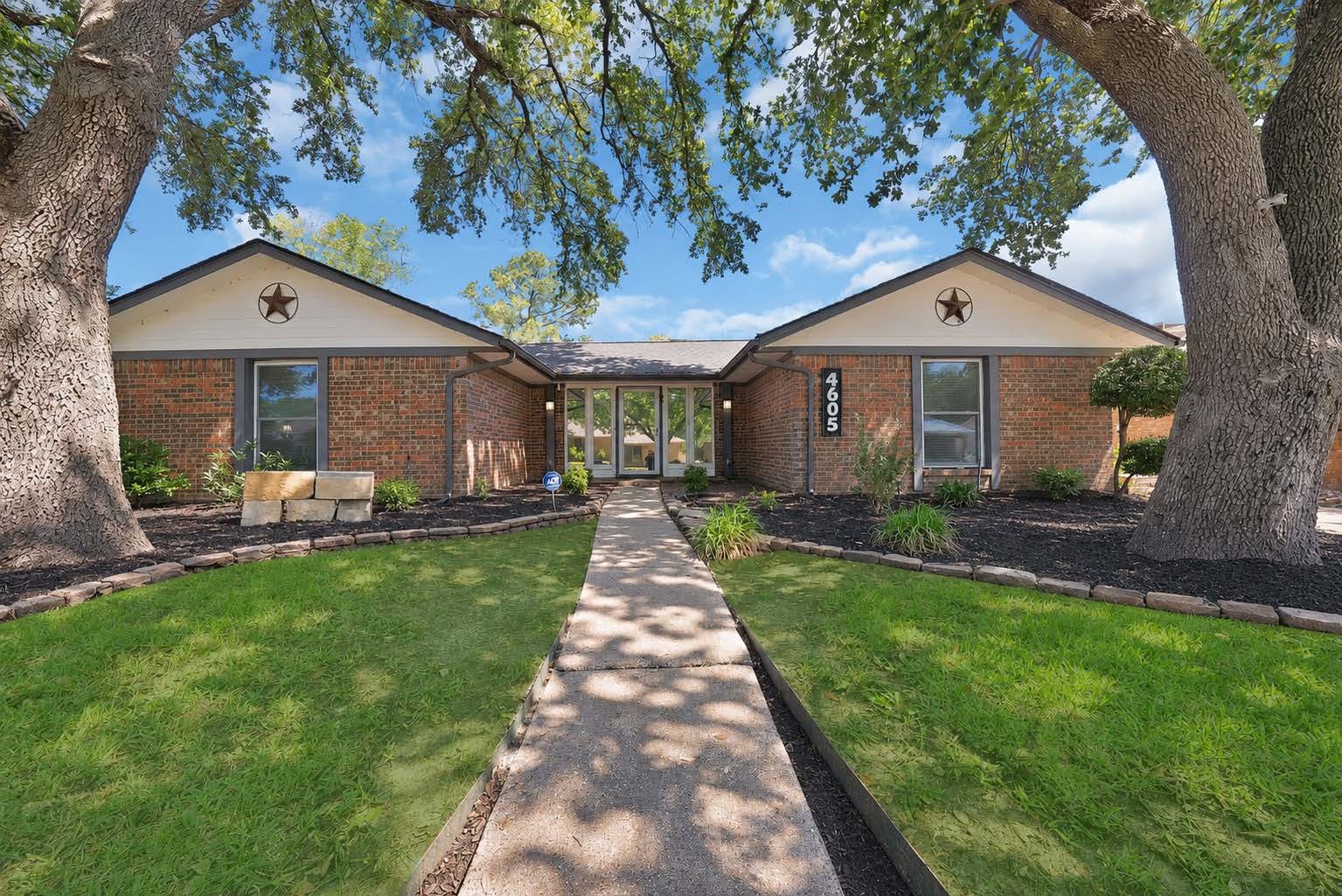 4605 Bayberry Lane Garland TX 75043