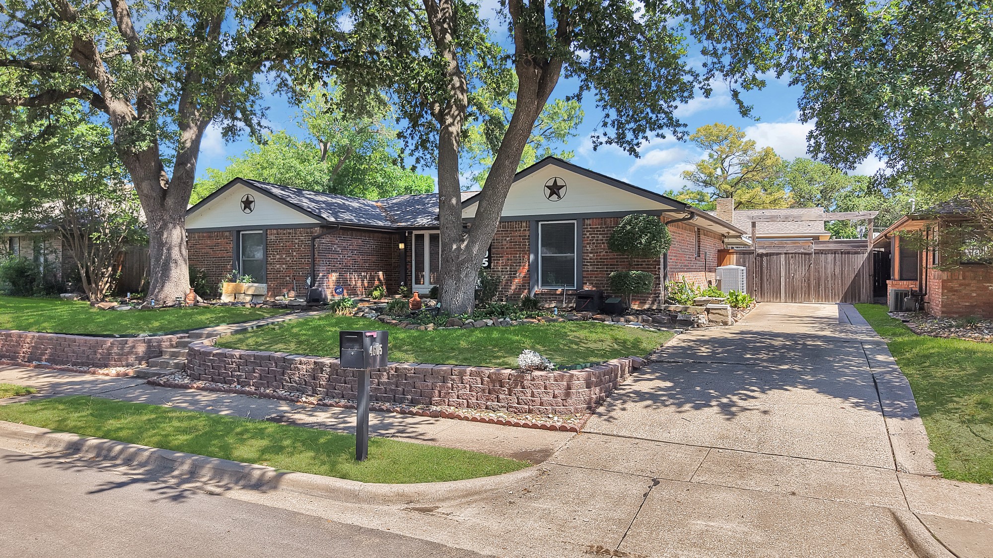 4605 Bayberry Lane Garland TX 75043