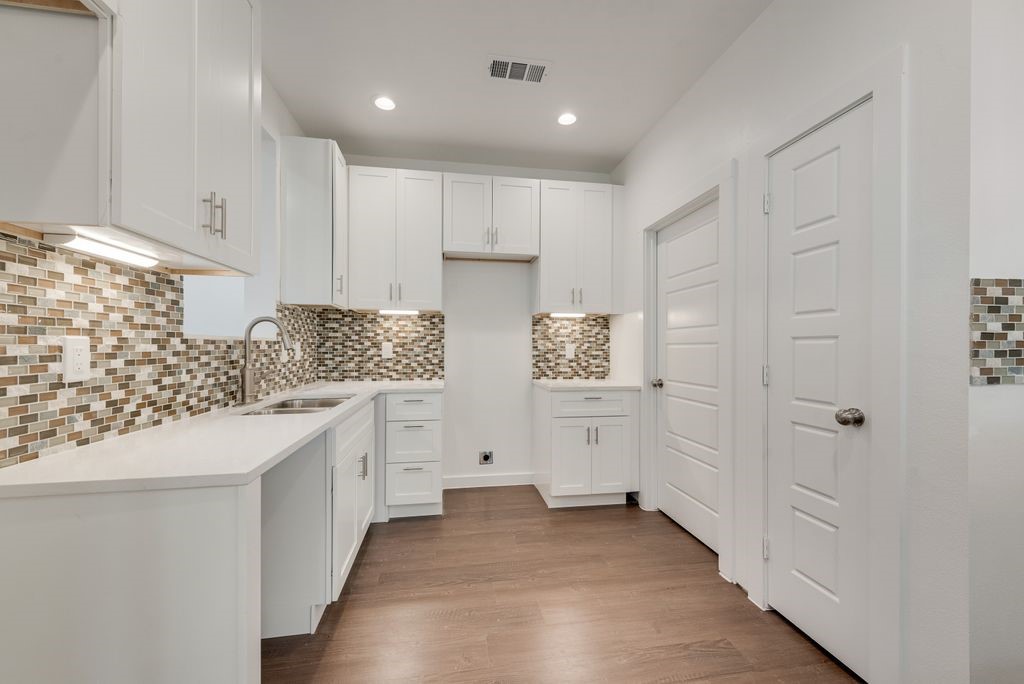 2706 Lenway Street Dallas TX 75215
