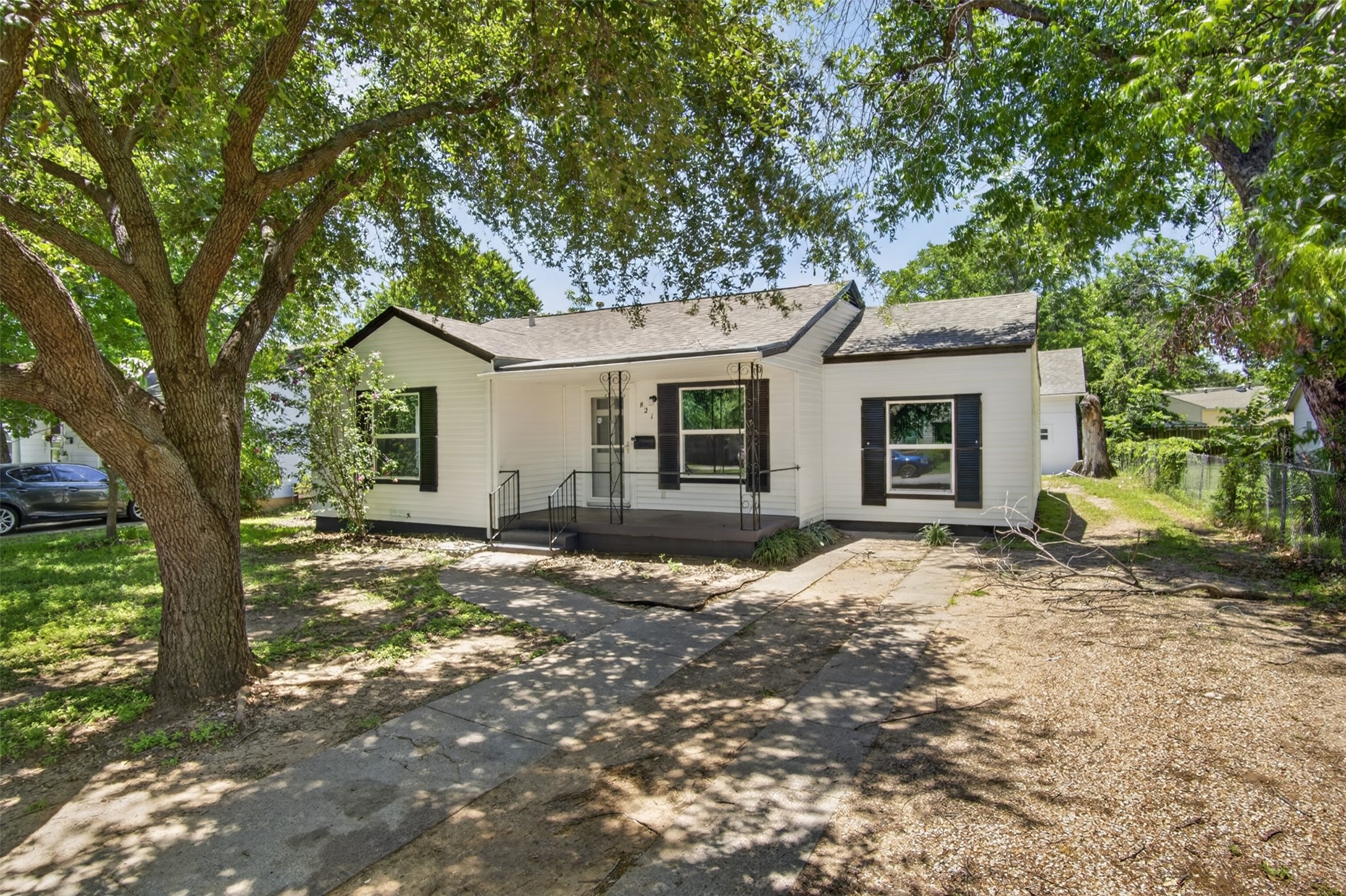 821 Gustav Street River Oaks TX 76114