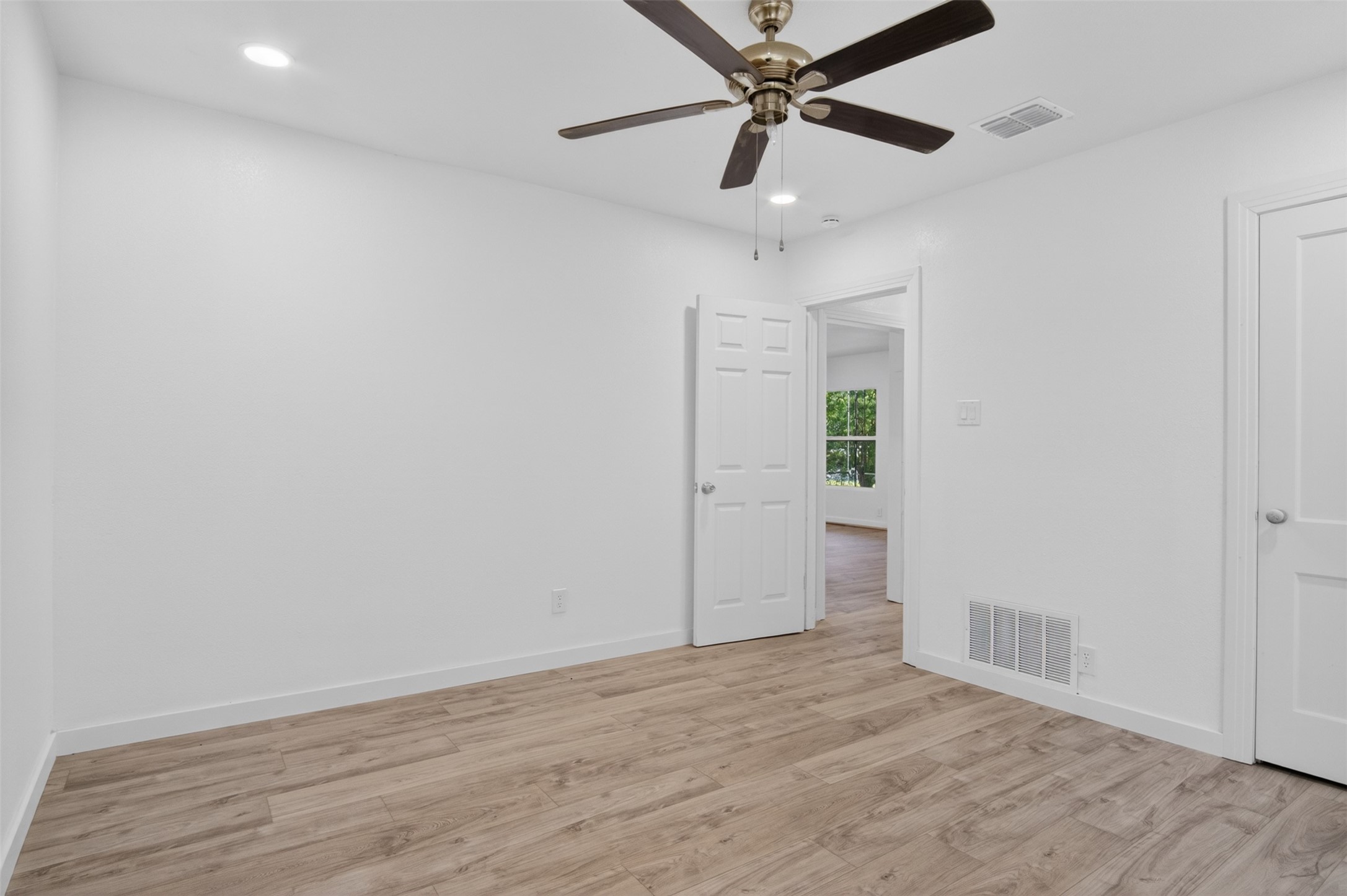821 Gustav Street River Oaks TX 76114
