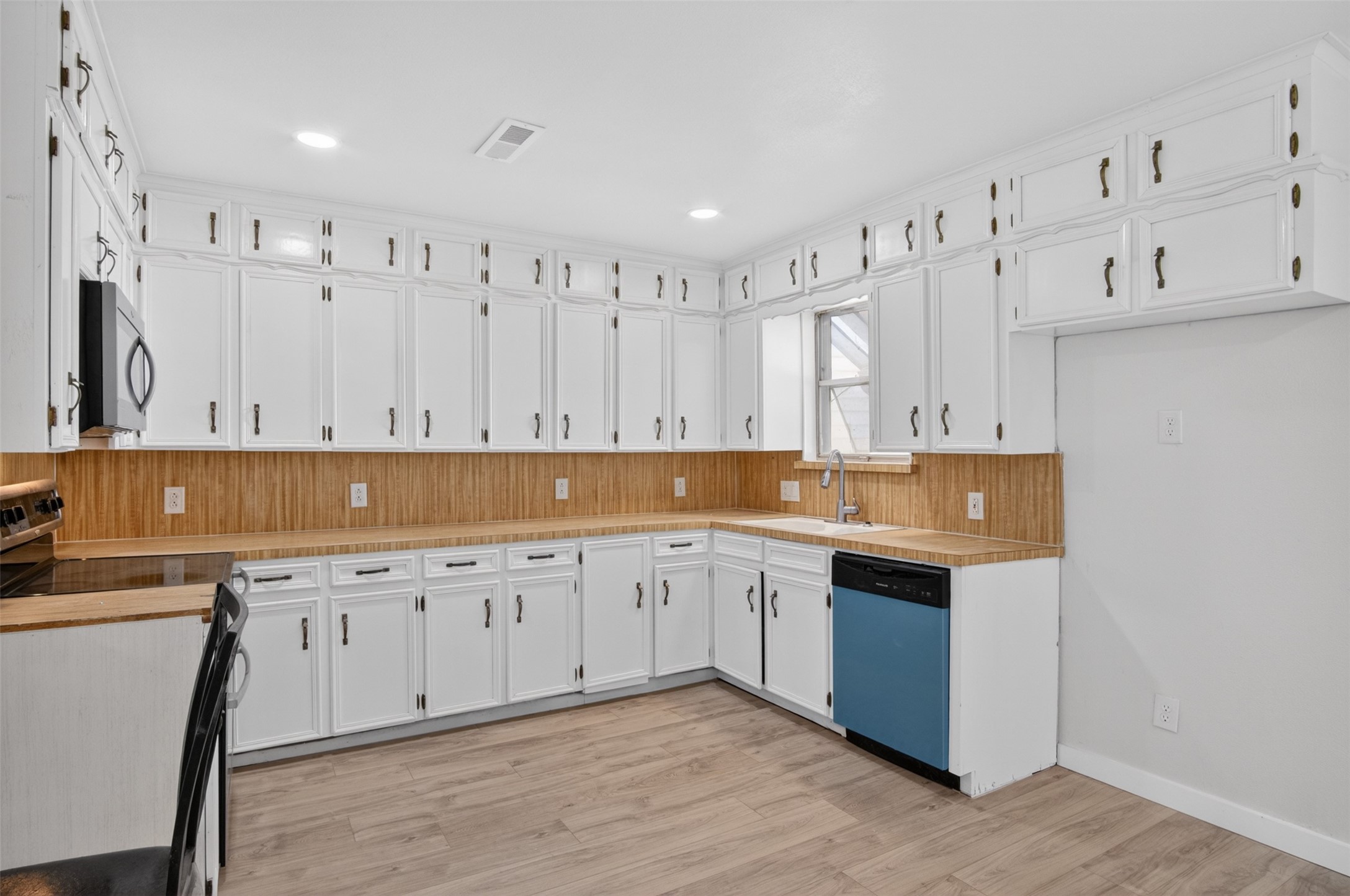 821 Gustav Street River Oaks TX 76114
