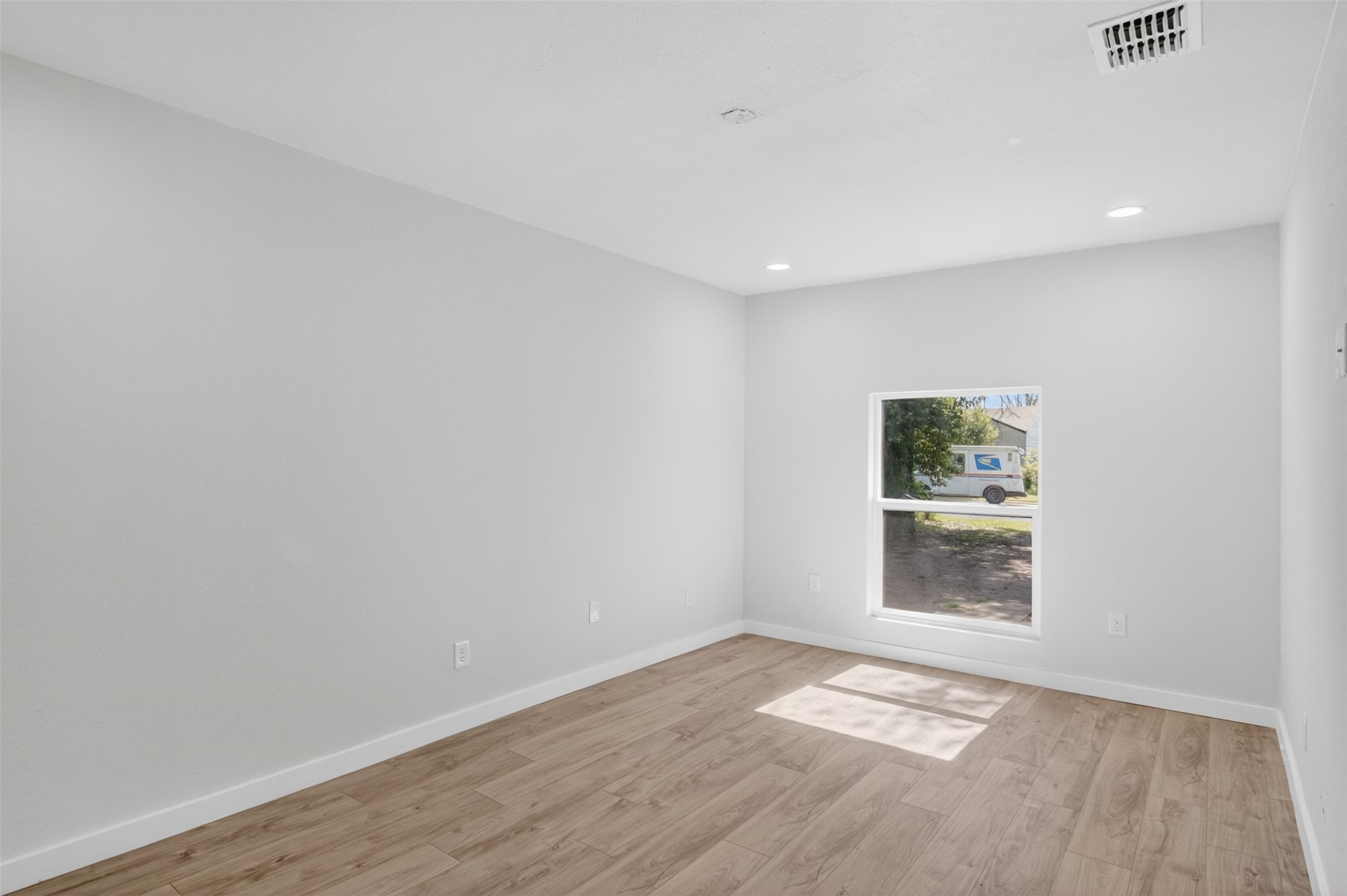 821 Gustav Street River Oaks TX 76114