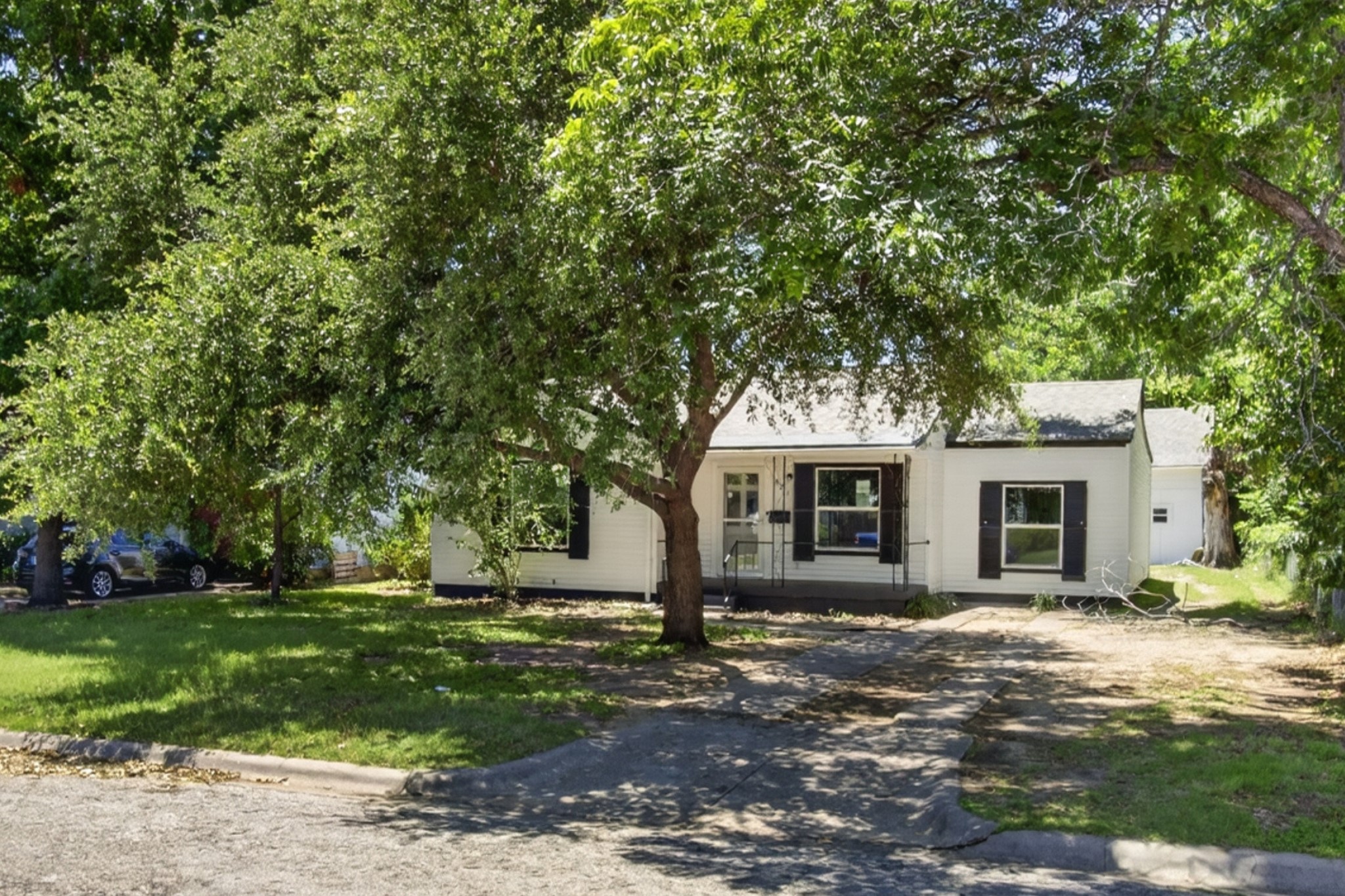 821 Gustav Street River Oaks TX 76114