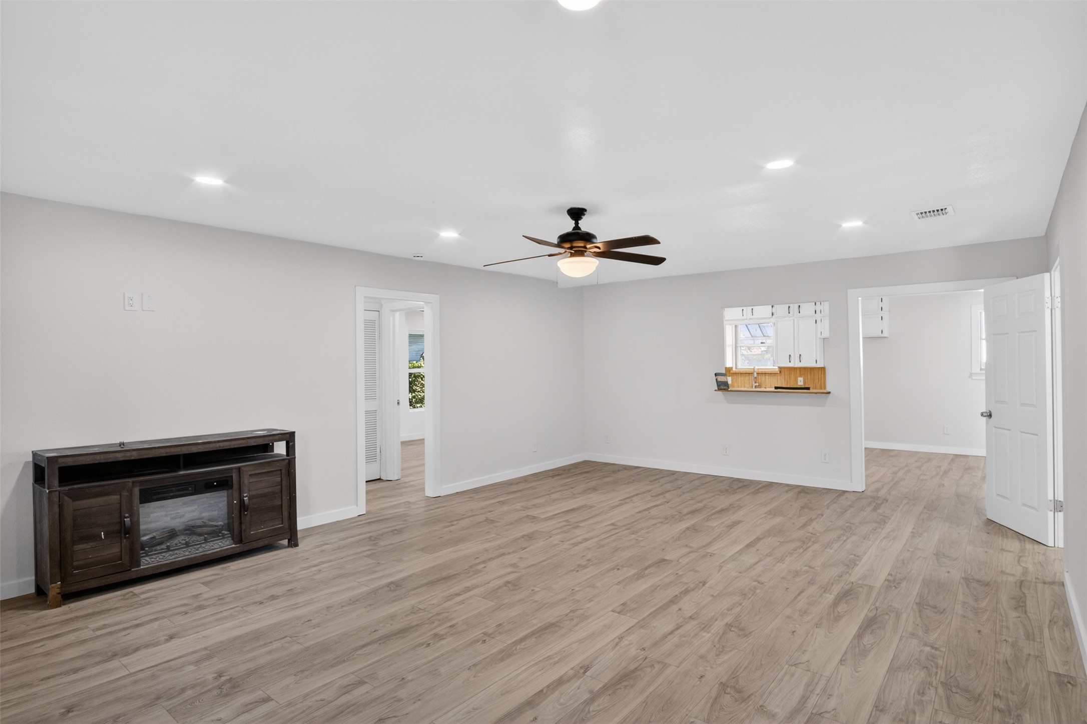 821 Gustav Street River Oaks TX 76114