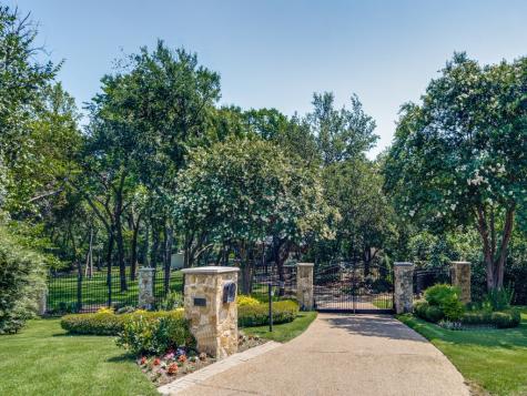 5590 N 40 Place Dallas TX 75252