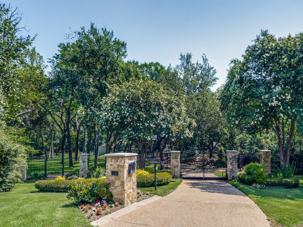 5590 N 40 Place Dallas TX 75252