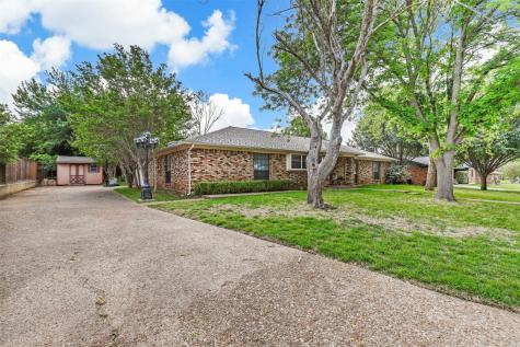 309 S College Avenue Justin TX 76247