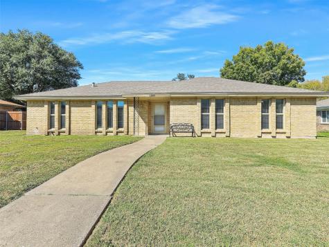 2009 Westlake Drive Plano TX 75075