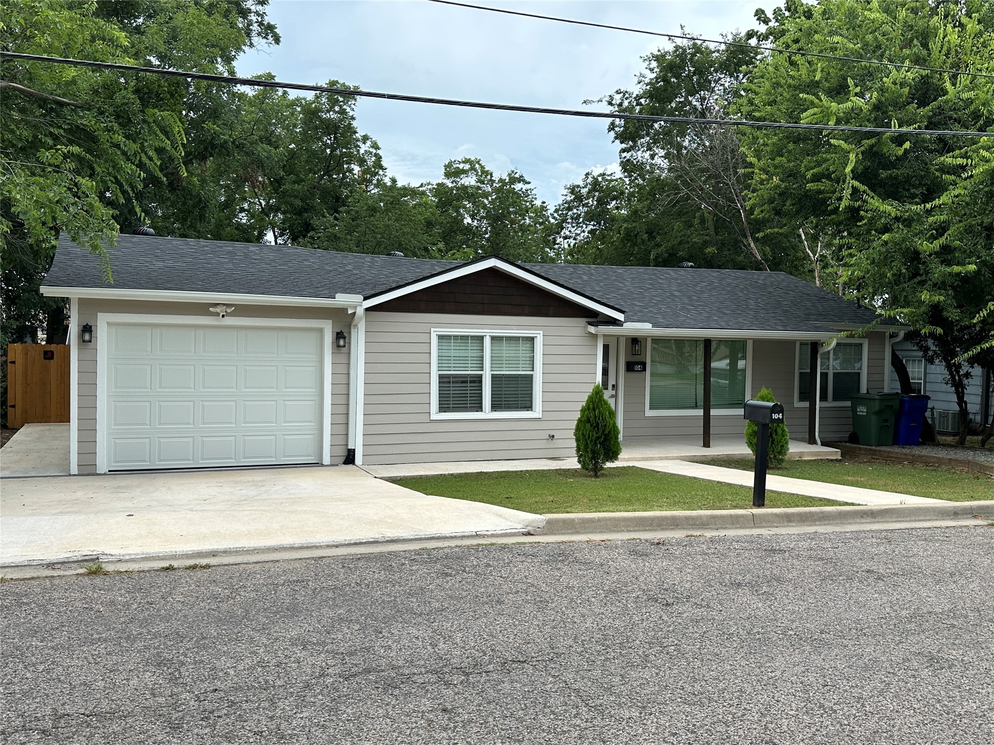 104 W South Street Whitesboro TX 76273