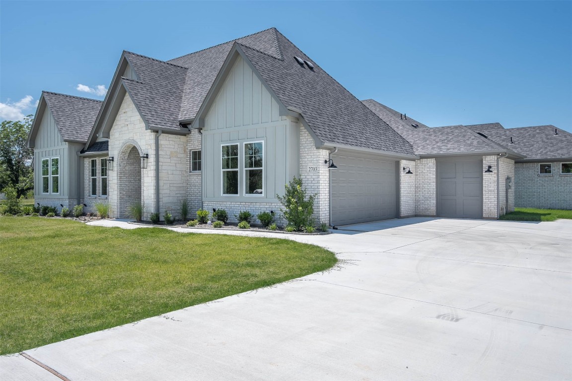 2703 Village Road Granbury TX 76049