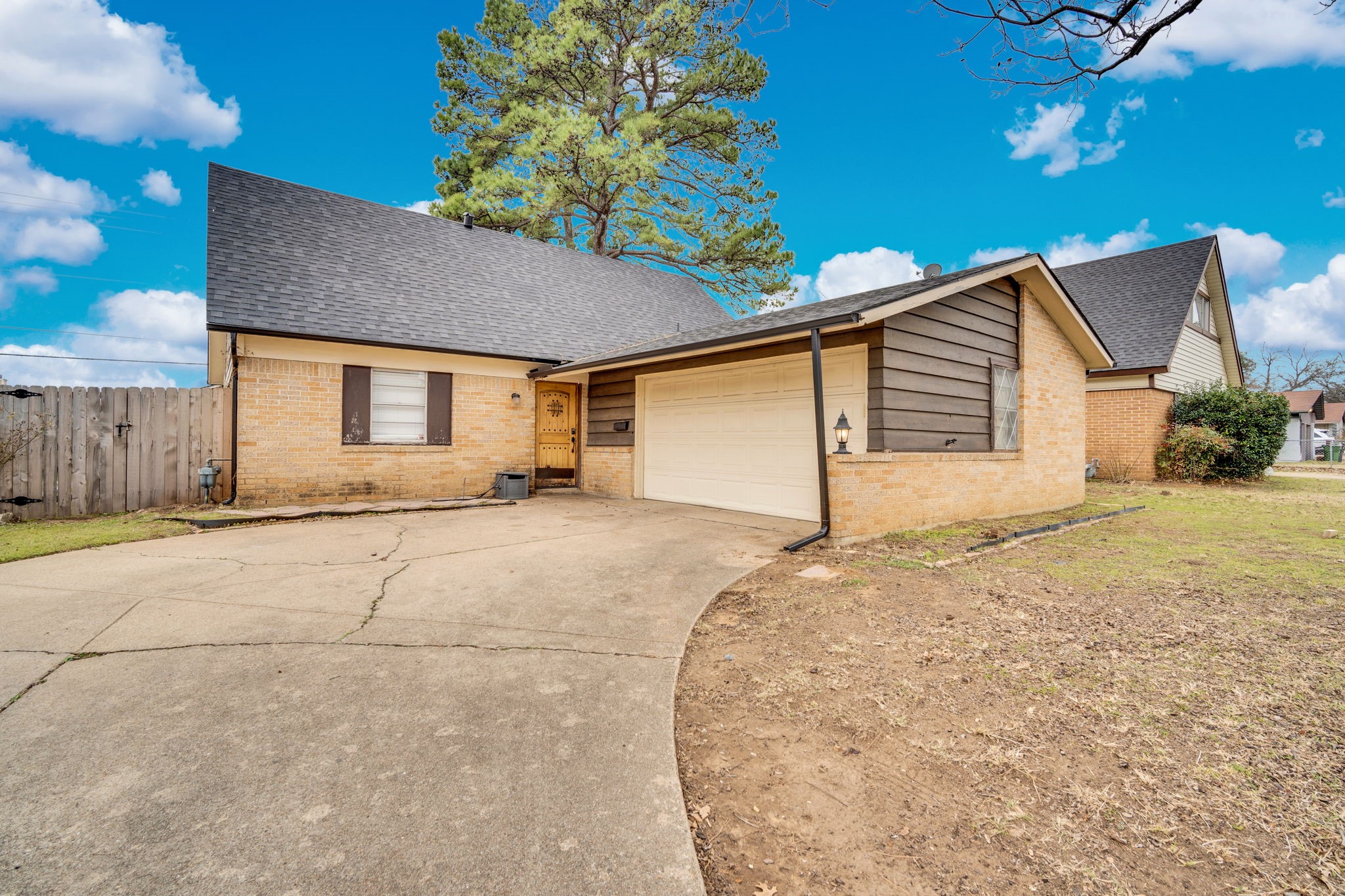 1208 Woodbrook Street Arlington TX 76011