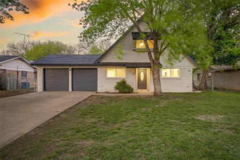 127 SE Gardens Boulevard Burleson TX 76028