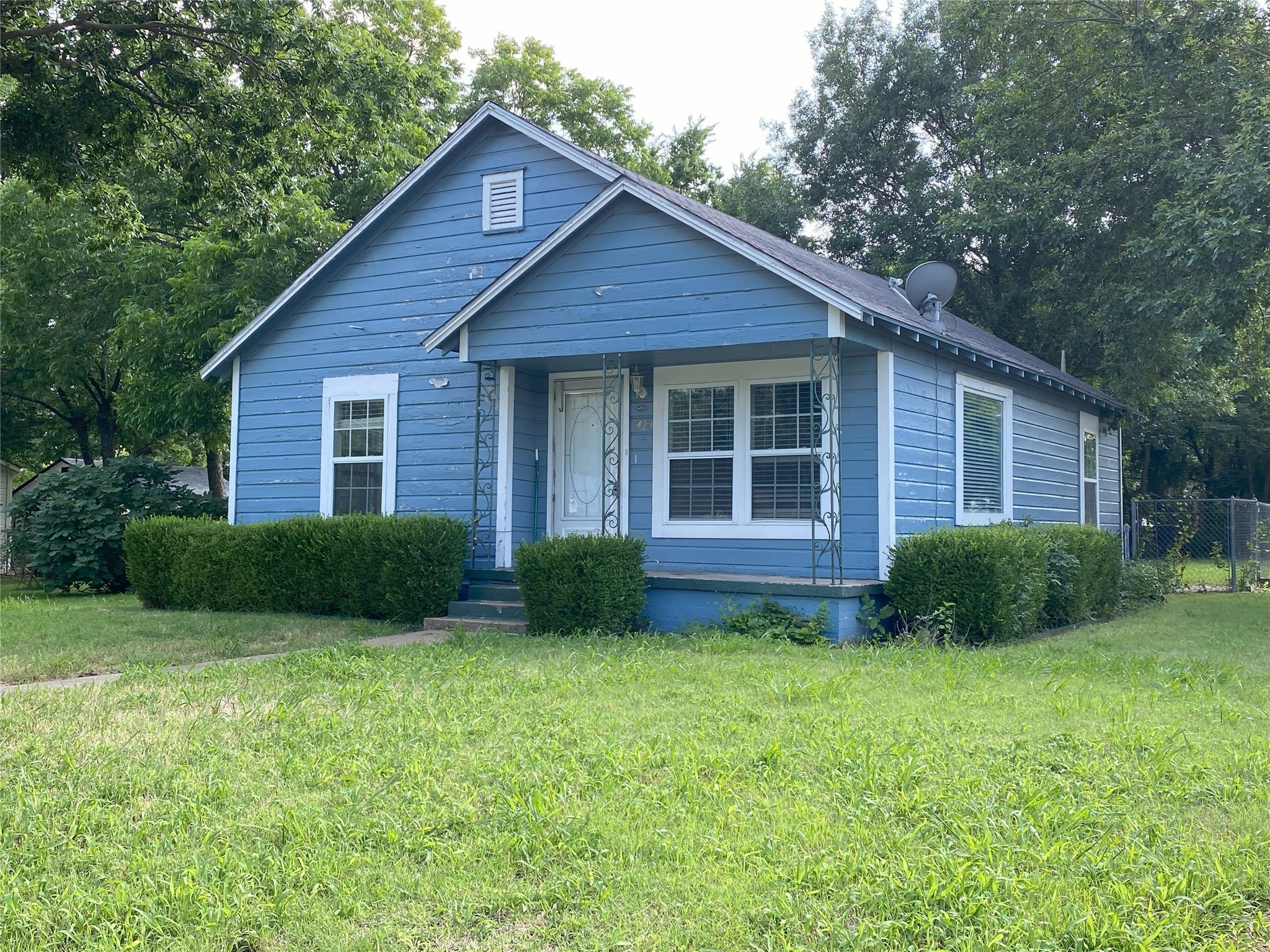 1424 N Brents Avenue Sherman TX 75090