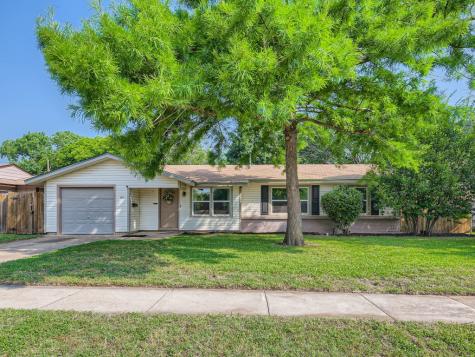 106 SW Moody Street Burleson TX 76028