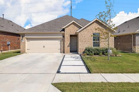 2818 Moccasin Lane Aubrey TX 76227