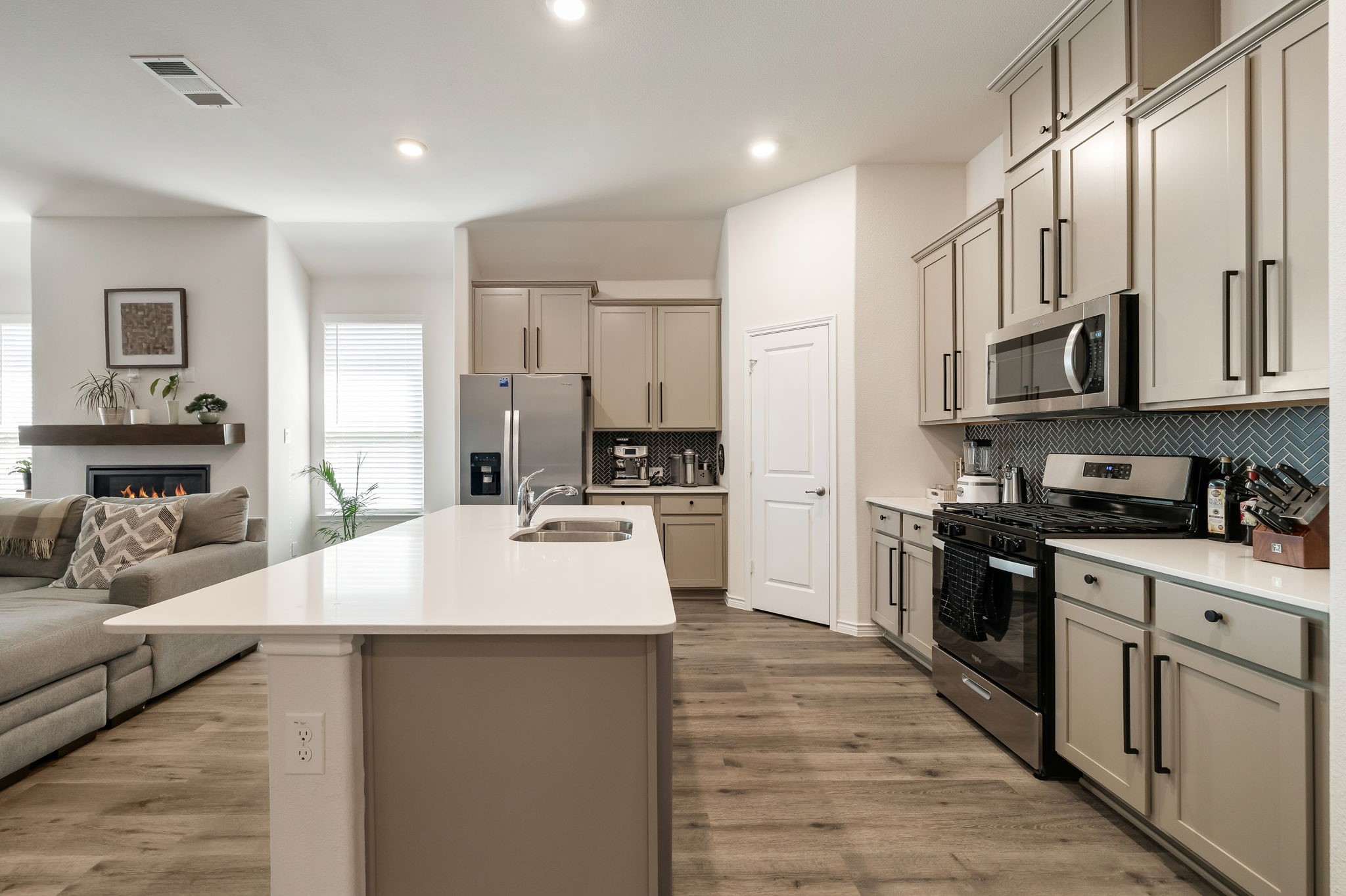 2818 Moccasin Lane Aubrey TX 76227