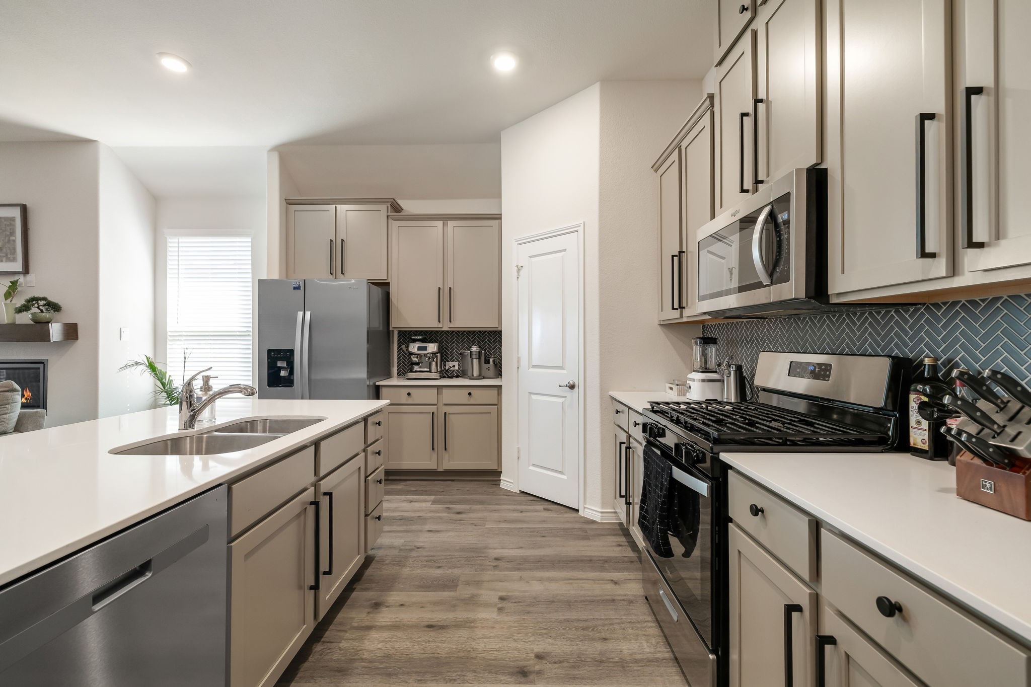 2818 Moccasin Lane Aubrey TX 76227