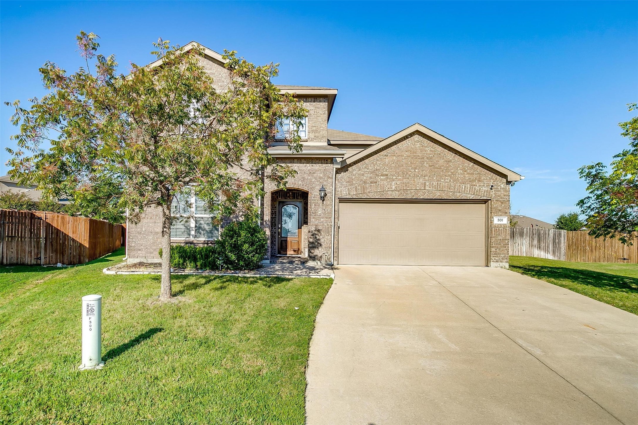 301 Sunspike Court Burleson TX 76028