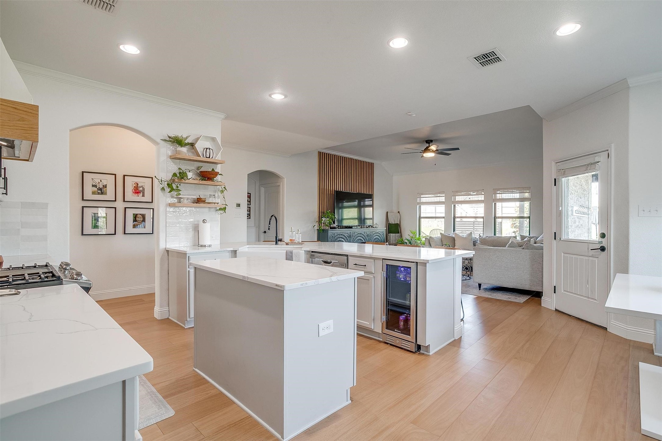 301 Sunspike Court Burleson TX 76028