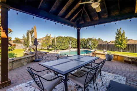 301 Sunspike Court Burleson TX 76028