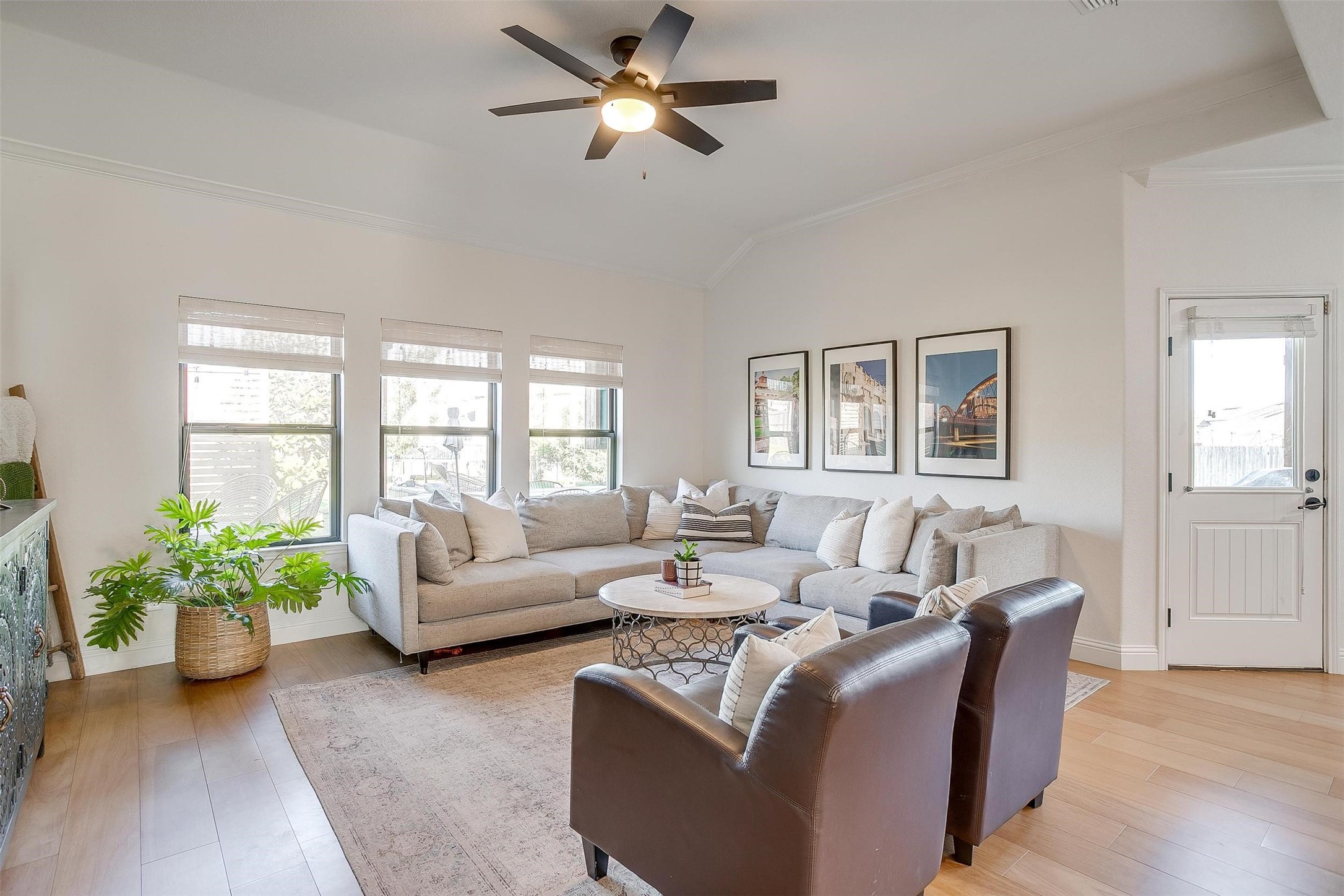 301 Sunspike Court Burleson TX 76028