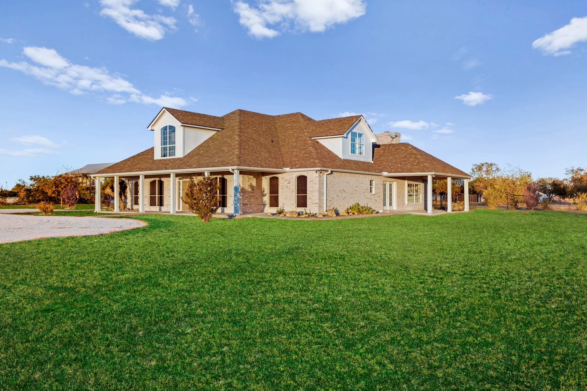 2211 White Lane Haslet TX 76052