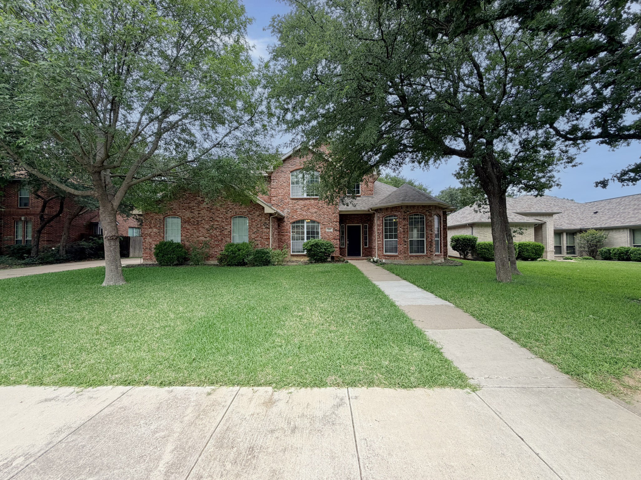 216 Flagstone Drive Burleson TX 76028
